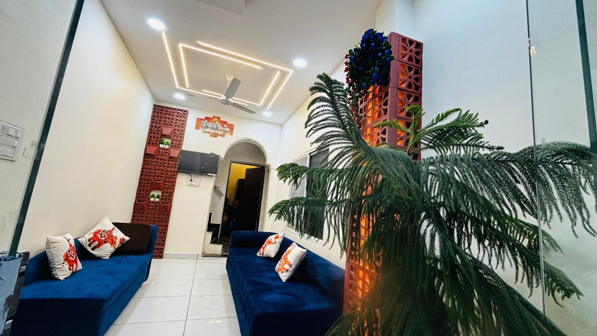 Hotel Shreenidhi Comfort Stay Ujjain Bagian luar foto