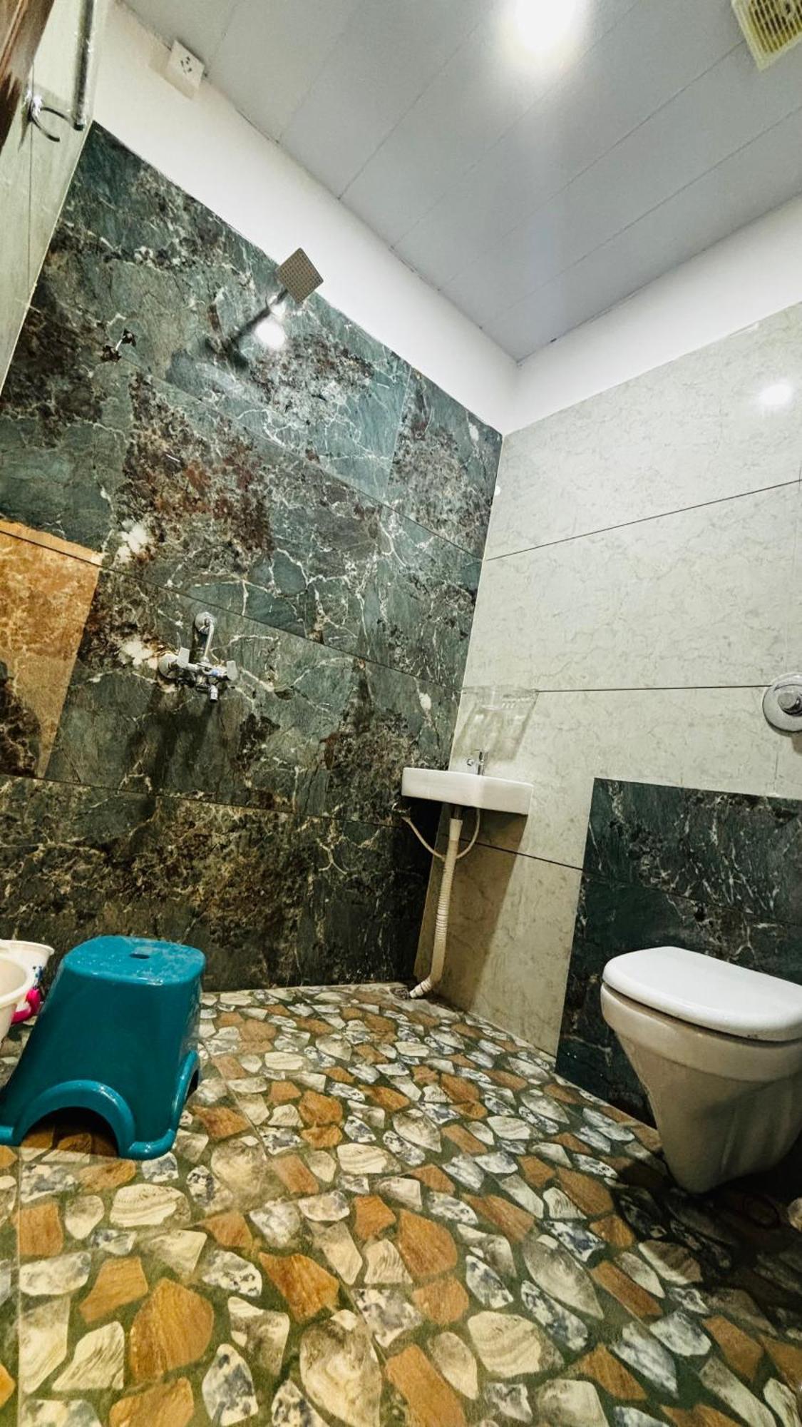 Hotel Shreenidhi Comfort Stay Ujjain Bagian luar foto
